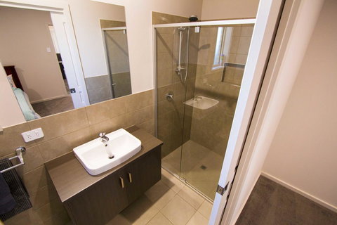 Serene Shores - Darwin Holiday 11