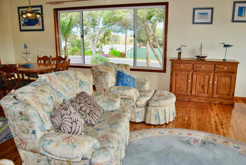 Annie\'s Balquhidder Cottage - Darwin Holiday 9