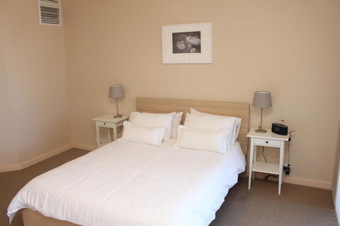 The Lighthouse - Beachfront Accommodation - Darwin Holiday 6