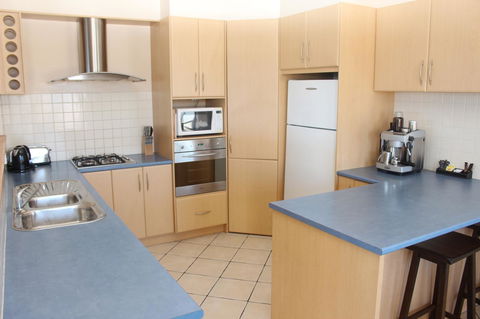 The Lighthouse - Beachfront Accommodation - Darwin Holiday 7