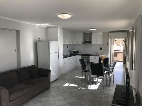 Beachside & Jetty View Apartment 6 - Captain\'s Apt - Darwin Holiday 17