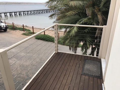 Beachside & Jetty View Apartment 6 - Captain\'s Apt - Darwin Holiday 10