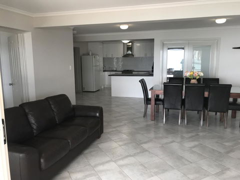 Beachside & Jetty View Apartment 6 - Captain\'s Apt - Darwin Holiday 32
