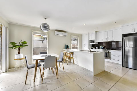 City Fringe Apartment B, Mount Gambier - Darwin Holiday 6