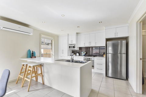 City Fringe Apartment B, Mount Gambier - Darwin Holiday 5