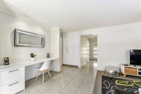 City Fringe Apartment B, Mount Gambier - Darwin Holiday 1