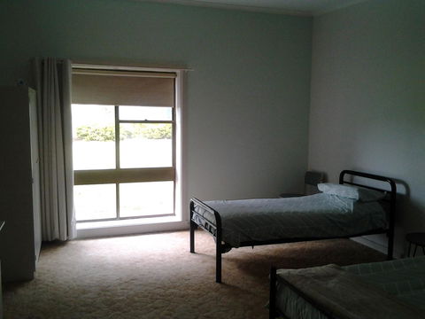 Hilltop Escape - Darwin Holiday 4
