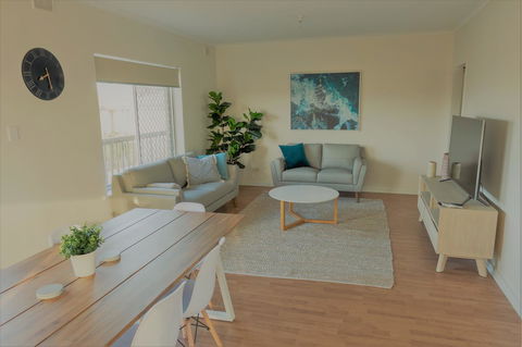 Henley Beach South, Amazing Views, Huge Private Balcony! - Darwin Holiday 5