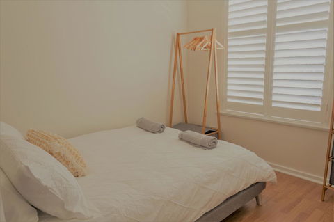 Henley Beach South, Amazing Views, Huge Private Balcony! - Darwin Holiday 4