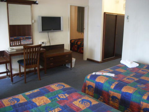 HotelMOTEL Adelaide - Darwin Holiday 6
