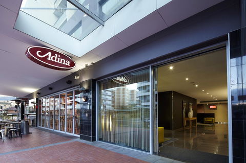 Adina Apartment Hotel Wollongong - Darwin Holiday 24