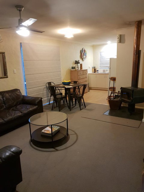 Donnybrook Cottages - Hutt River - Darwin Holiday 5