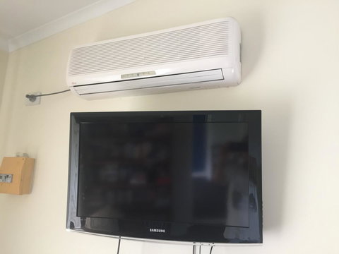 A Peaceful Cabin In The Country - Darwin Holiday 8