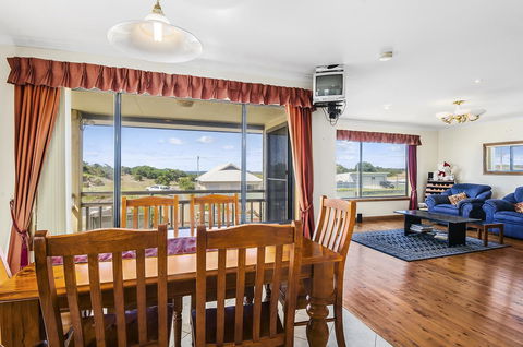 Rocks Retreat House With Sea Views - Darwin Holiday 14