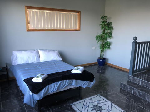 Rocks Retreat House With Sea Views - Darwin Holiday 4