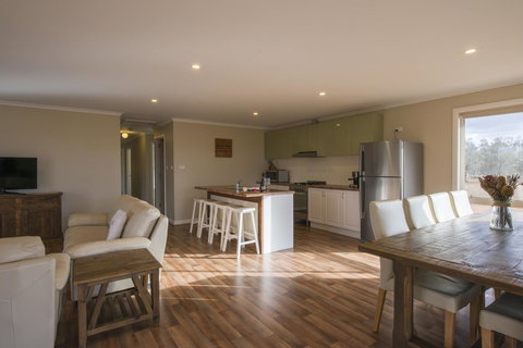 Flinders Bush Retreats - Darwin Holiday 24