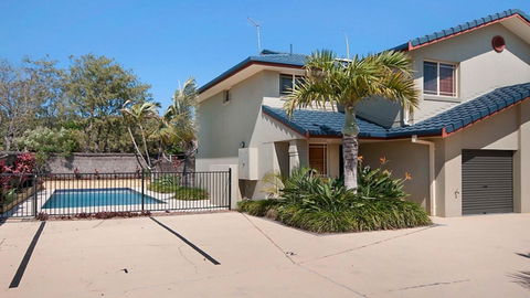 Casuarina 1 - Darwin Holiday 1