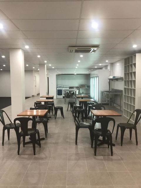 Perth City Backpackers Hostel - Note - Valid Passport Required To Check In - Darwin Holiday 7