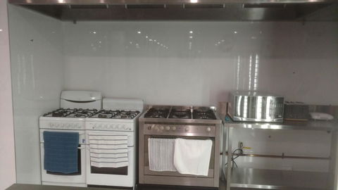 Perth City Backpackers Hostel - Note - Valid Passport Required To Check In - Darwin Holiday 10
