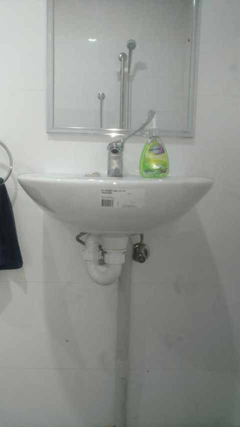 Perth City Backpackers Hostel - Note - Valid Passport Required To Check In - Darwin Holiday 17