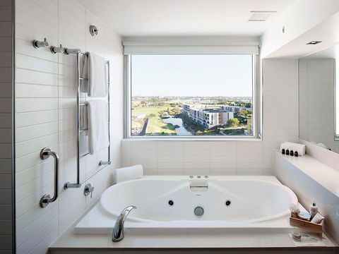 Crown Promenade Perth - Darwin Holiday 3