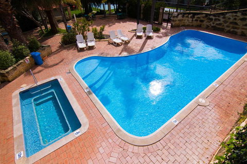 Mandurah Family Resort - Darwin Holiday 24