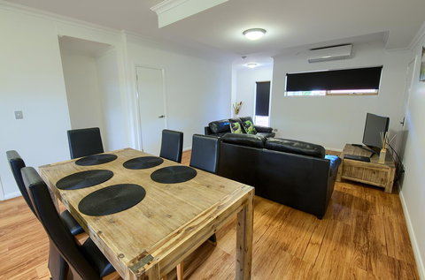 Pelicans Albany Middleton Beach - Darwin Holiday 19