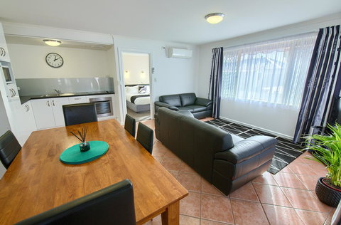 Pelicans Albany Middleton Beach - Darwin Holiday 9