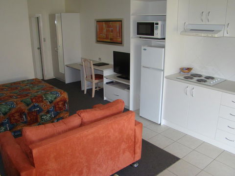 Dunsborough Central Motel - Darwin Holiday 5