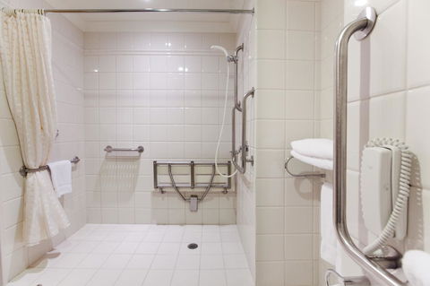 Duxton Hotel Perth - Darwin Holiday 4