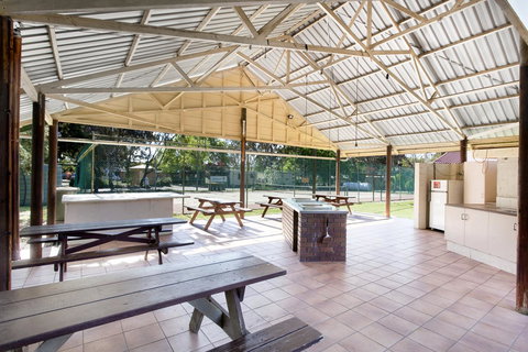 Armidale Tourist Park - Darwin Holiday 23