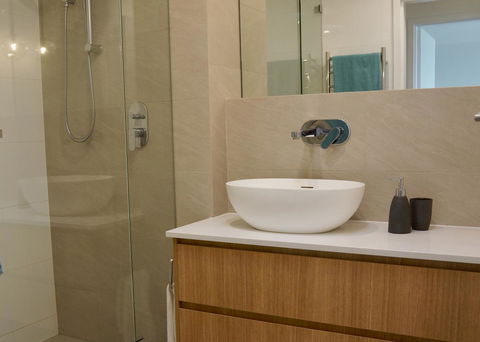 Cottesloe Beachfront Ocean View Apartment - Darwin Holiday 17