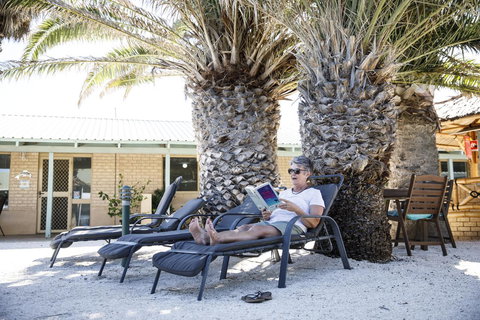 Shark Bay Seafront Apartments - Darwin Holiday 22