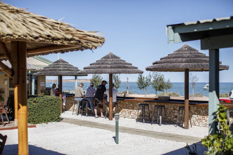 Shark Bay Seafront Apartments - Darwin Holiday 6