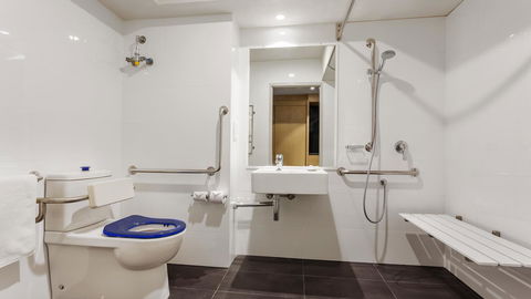 Holiday Inn Perth City Centre, An IHG Hotel - Darwin Holiday 27