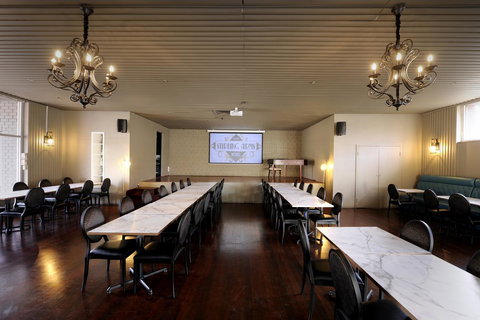 The Stirling Arms Hotel - Darwin Holiday 16