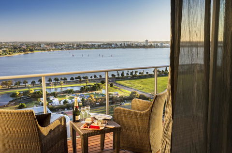 Fraser Suites Perth - Darwin Holiday 1
