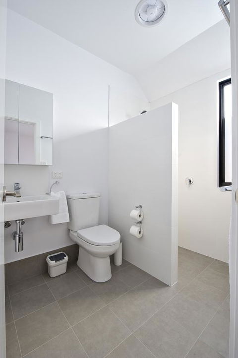 Margaret River Bungalow-1-street - Pet Friendly - Darwin Holiday 12