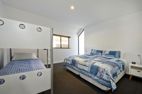 Margaret River Bungalow-1-street - Pet Friendly - Darwin Holiday 4