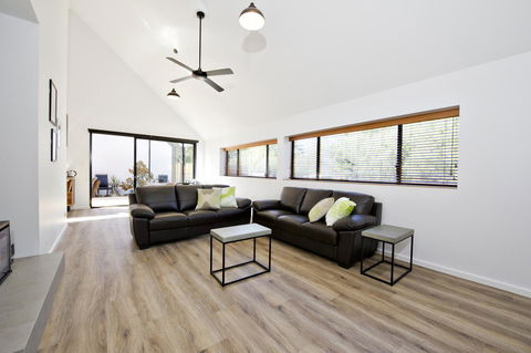 Margaret River Bungalow-1-street - Pet Friendly - Darwin Holiday 11