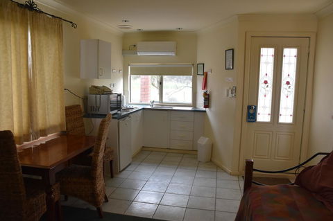 Mount Barker Valley Views Motel & Chalets, Western Australia - Darwin Holiday 35