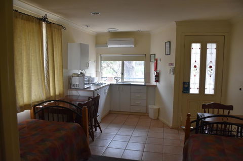 Mount Barker Valley Views Motel & Chalets, Western Australia - Darwin Holiday 38