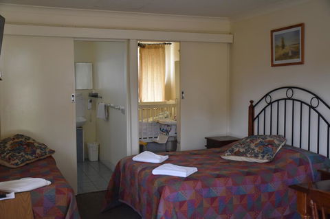 Mount Barker Valley Views Motel & Chalets, Western Australia - Darwin Holiday 41