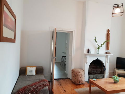 Captain\'s Heritage Cottage - Central Fremantle 2 Bedroom Historic Cottage - Darwin Holiday 4
