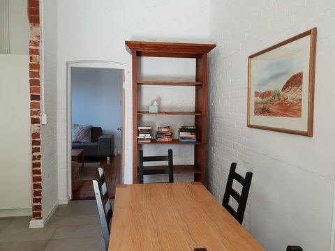 Captain\'s Heritage Cottage - Central Fremantle 2 Bedroom Historic Cottage - Darwin Holiday 3