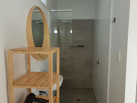 Captain\'s Heritage Cottage - Central Fremantle 2 Bedroom Historic Cottage - Darwin Holiday 12