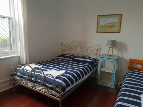 Captain\'s Heritage Cottage - Central Fremantle 2 Bedroom Historic Cottage - Darwin Holiday 6