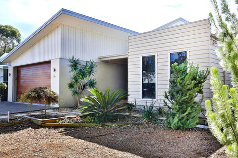 Calming Waters - Pet Friendly - Community Pool - Darwin Holiday 37