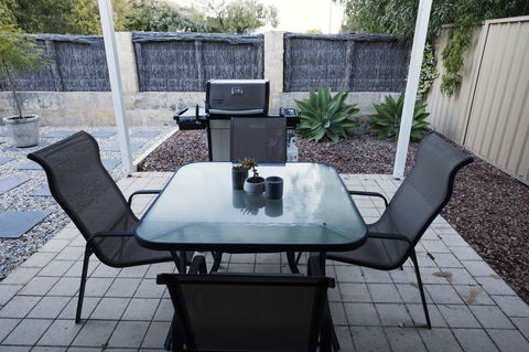 FortyTwo - Oceanside Retreat Busselton - Darwin Holiday 5