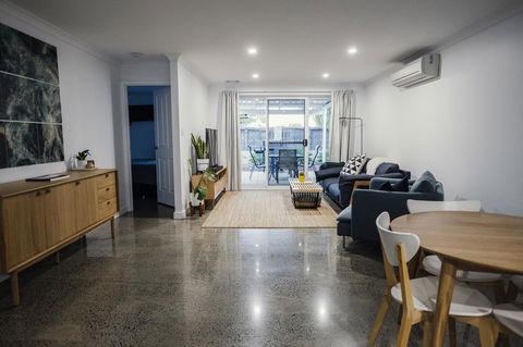 FortyTwo - Oceanside Retreat Busselton - Darwin Holiday 0